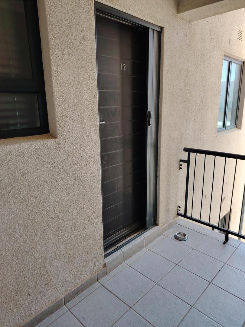 To Let 1 Bedroom Property for Rent in Buhrein Western Cape